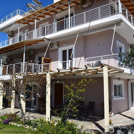 Апартаменты Studio Holiday Каламата Экстерьер фото